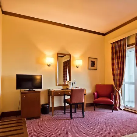 Golden Tulip & 4*
