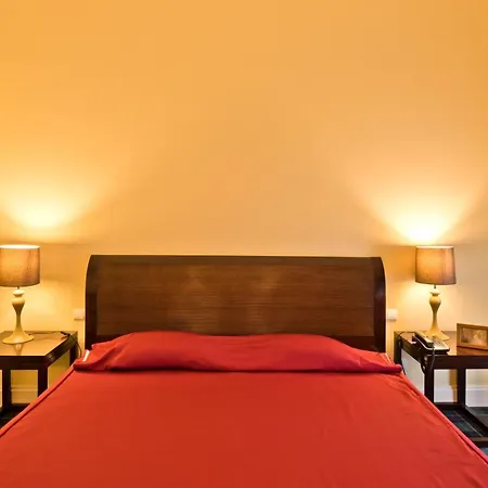 Golden Tulip & Hotel