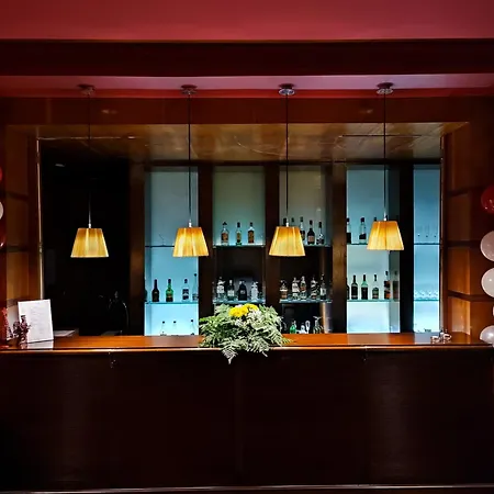 Golden Tulip & Hotel 4*