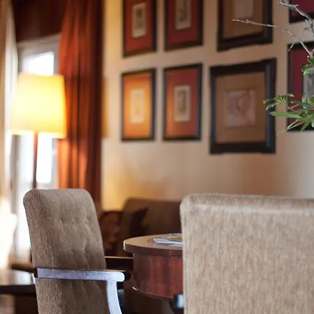Hotel Golden Tulip &