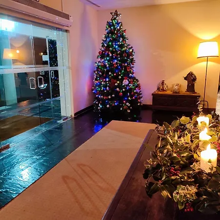 Golden Tulip 4*