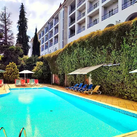 Hotel Golden Tulip & Caramulo