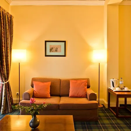 Golden Tulip Hotel 4*