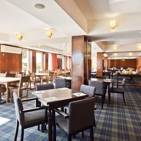 Golden Tulip Otel 4*