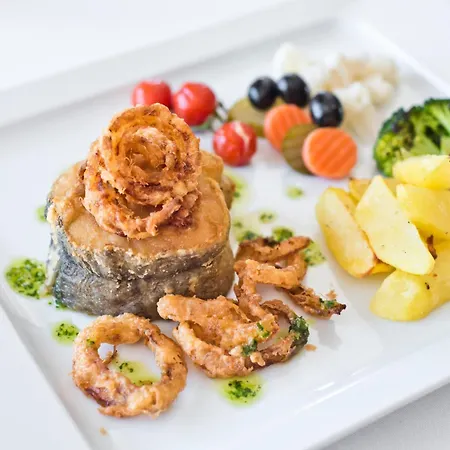 호텔 Golden Tulip 4*