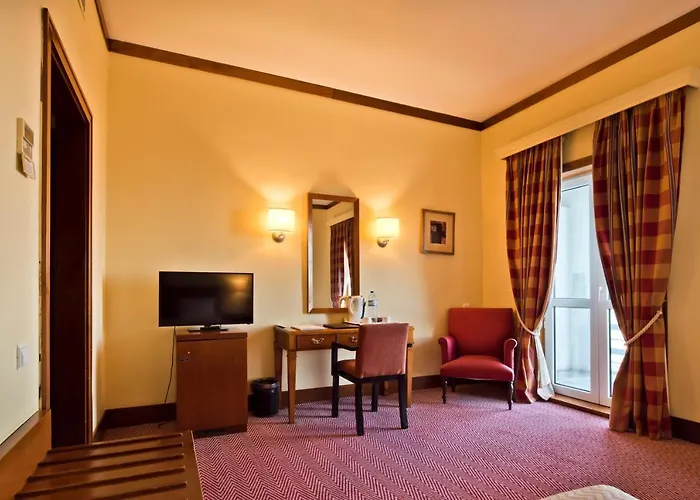 Golden Tulip 4*
