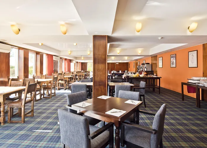 Golden Tulip 酒店
