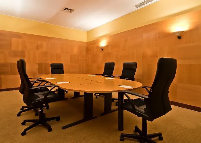 Hotel Golden Tulip 4*